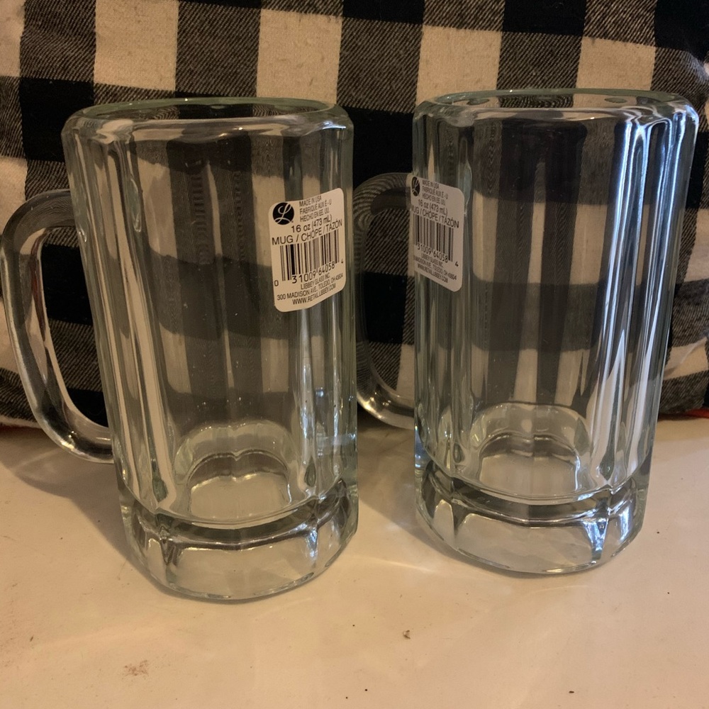Set of 2 NEW Libbey glass beer mugs!